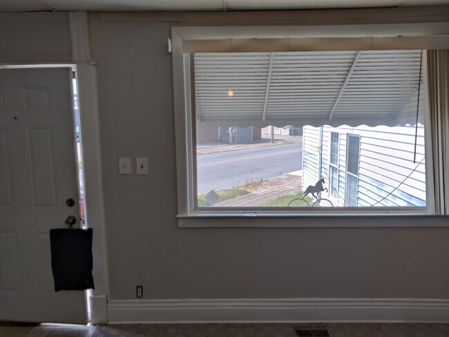 Front unit - 1407 S Shelby St