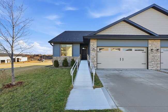 Photo - 720 Creekside Dr House