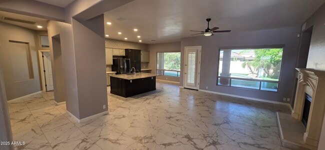 Foto del edificio - 1544 N Rico Cir