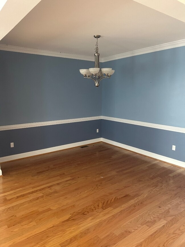 Building Photo - 1115 Helmsdale Dr