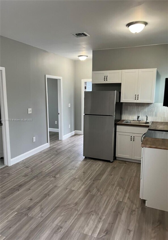 Foto principal - 842 SW 3rd St