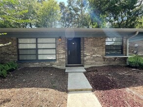 Building Photo - 4524 SW 46th Dr