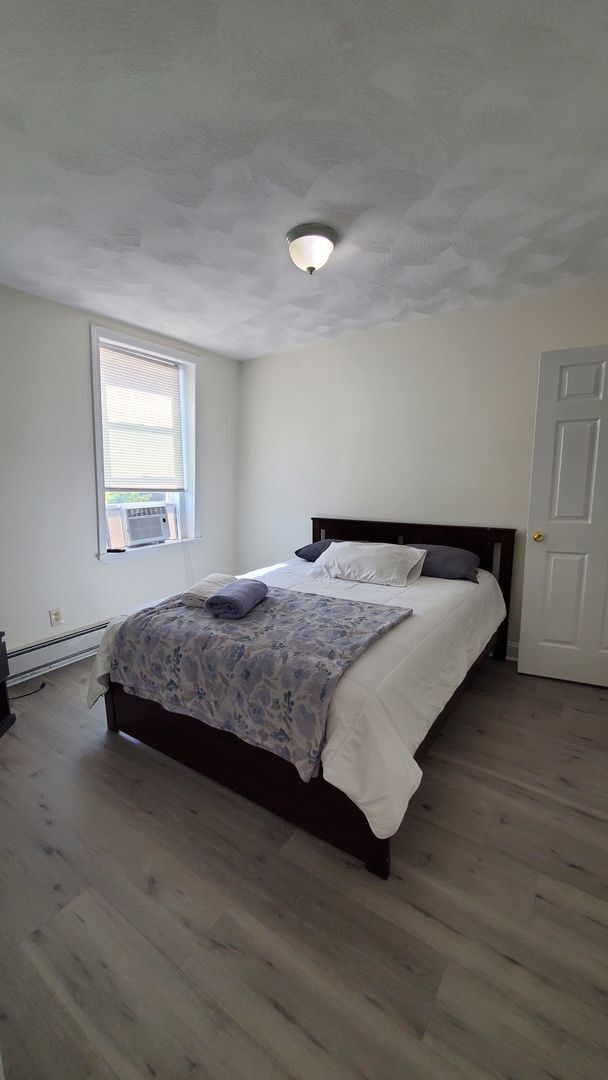 Foto del edificio - 2 Bedroom (no fee!) - furnished - in Allston available NOW (or 10/1)
