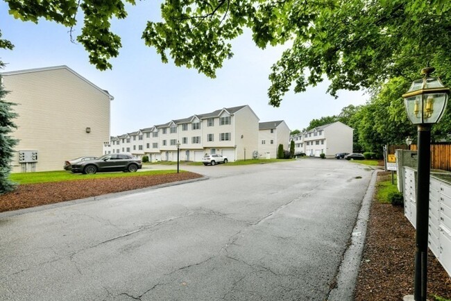 Building Photo - 1005 Trapelo Rd