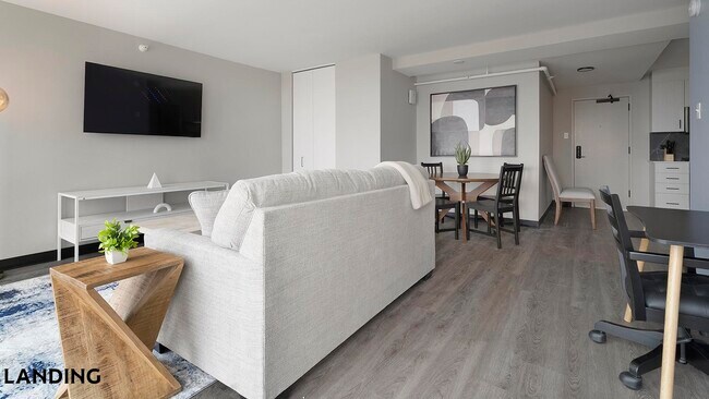 Foto del edificio - 1922 W Ogden Ave