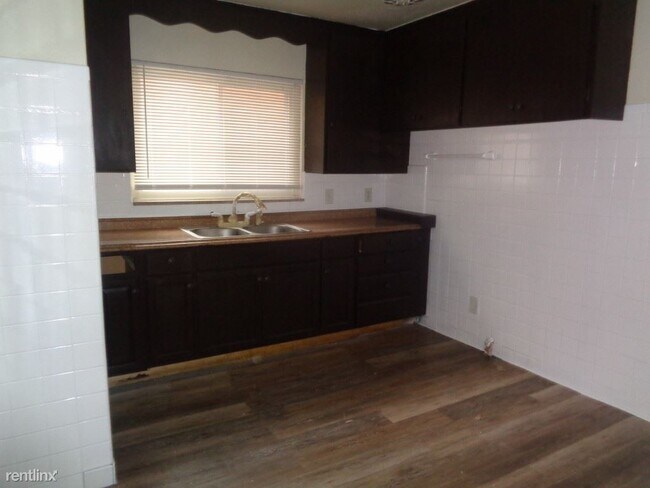 Foto del edificio - 3 br, 1 bath House - 19368 Charest St