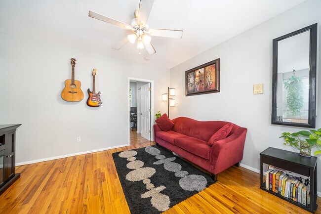 Foto del edificio - 734 Adams St