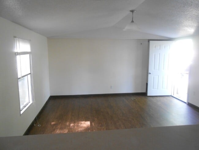 Building Photo - 24898 Lakewood Dr