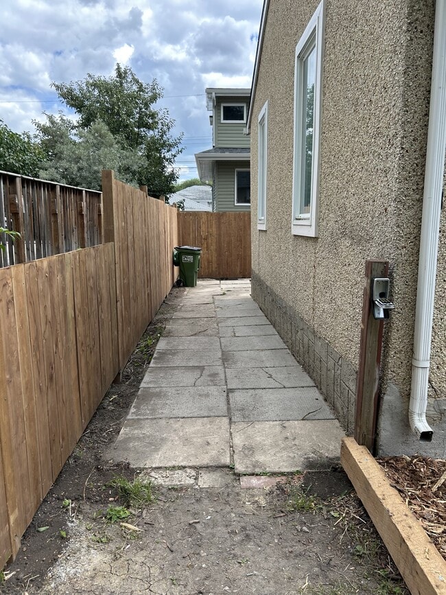 Building Photo - 12039-12055 55 St NW