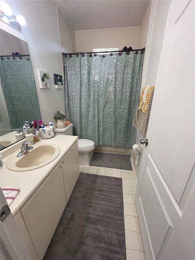 Building Photo - 1543 Southeast 25th Street Apt #109, Homes...