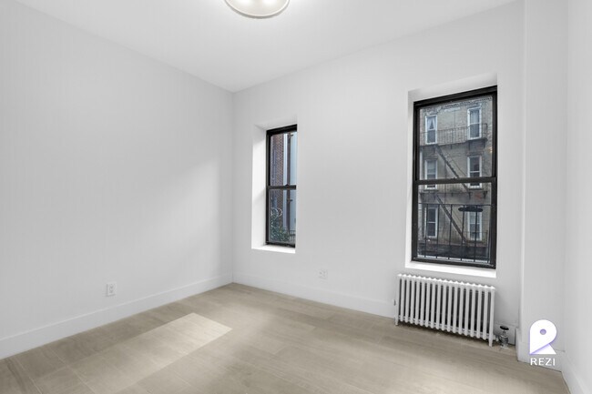 Foto del edificio - 305 E 75th St