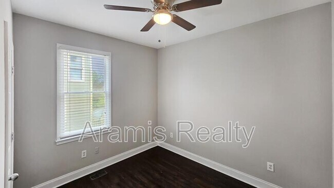 Foto del edificio - 856 Windsor St SW