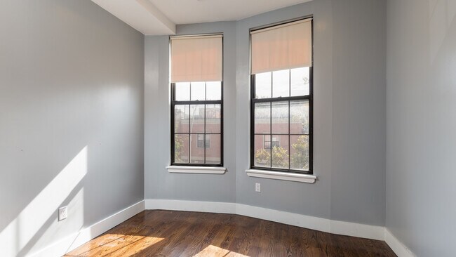 Foto del edificio - 615 Gates Ave