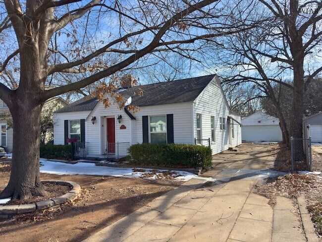 Foto del edificio - 1817 Ardath Ave