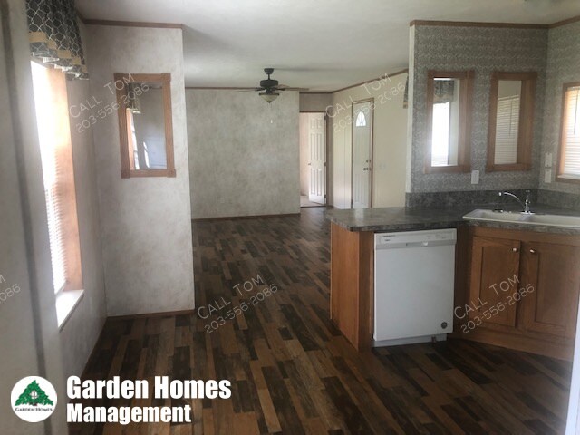 Building Photo - 5 Alder Ln