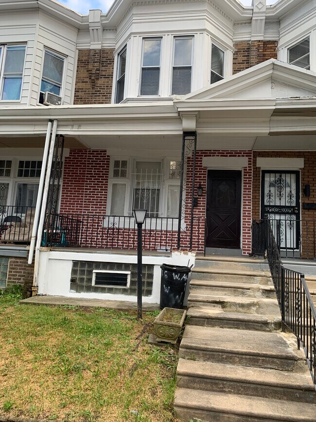 Building Photo - 116 W Albanus St