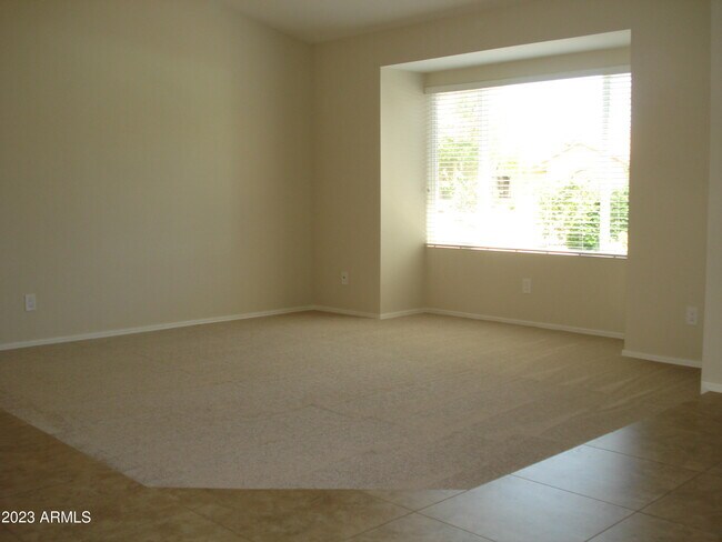 Foto del edificio - 9148 E Davenport Dr