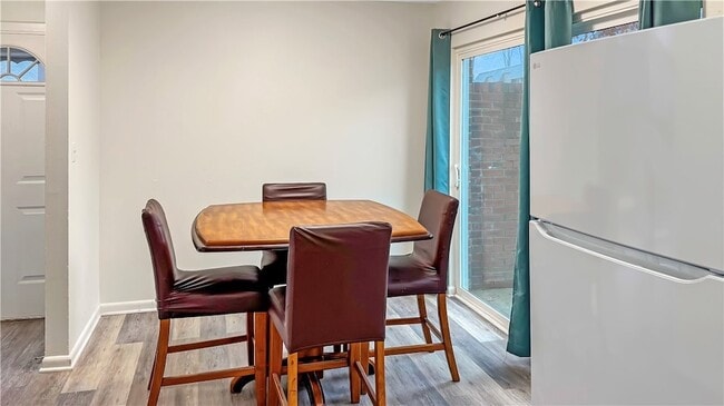 Photo - 314 College Park Dr Townhome