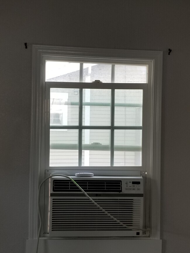 window AC - 1063 Coronado Ave