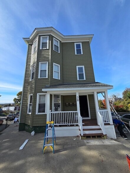 Building Photo - 38 Fox St