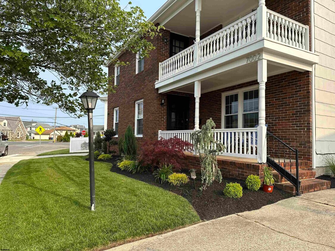 Foto principal - 7000 Calvert Ave