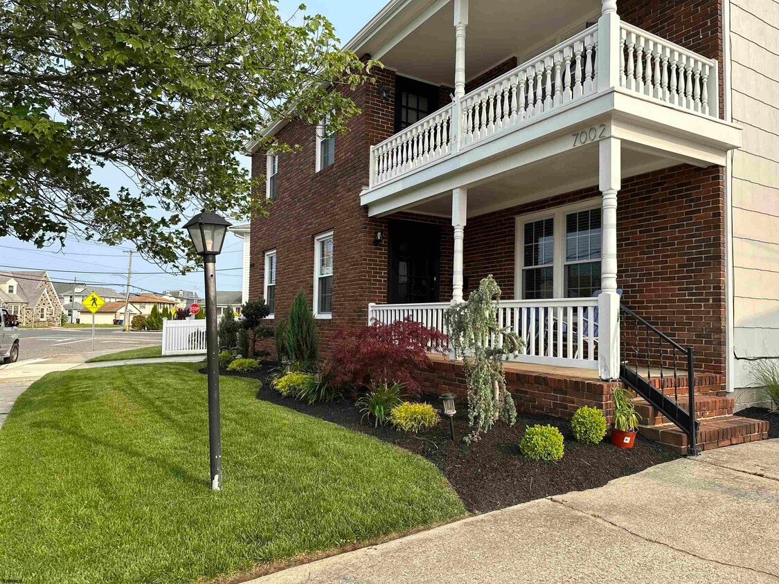 Primary Photo - 7000 Calvert Ave