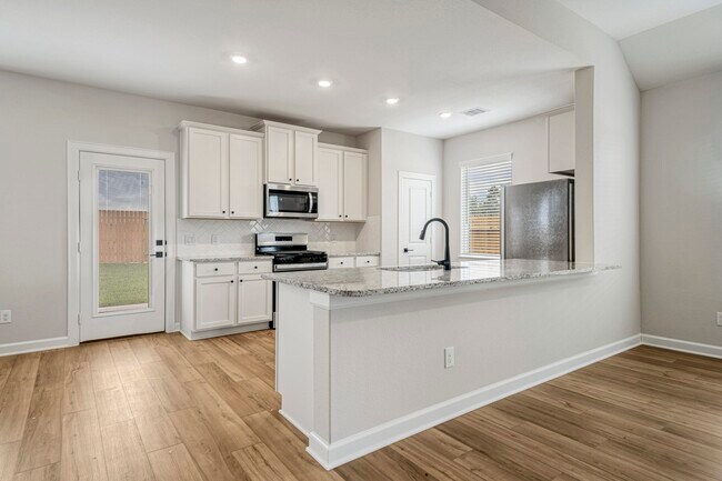 Foto del edificio - 15683 Honey Cv Dr