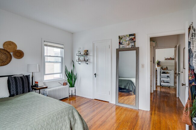 Bedroom - 2770 Xerxes Ave S