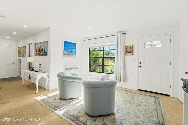 Building Photo - 300 Pelican Dr