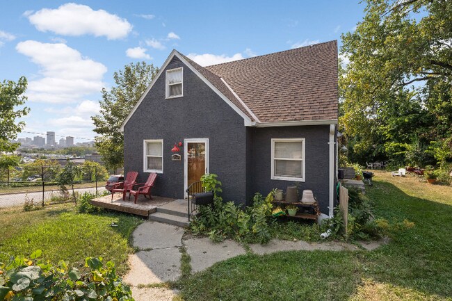 Foto del edificio - 869 Arkwright St N