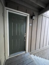 Building Photo - 2297 Lakeview Cir