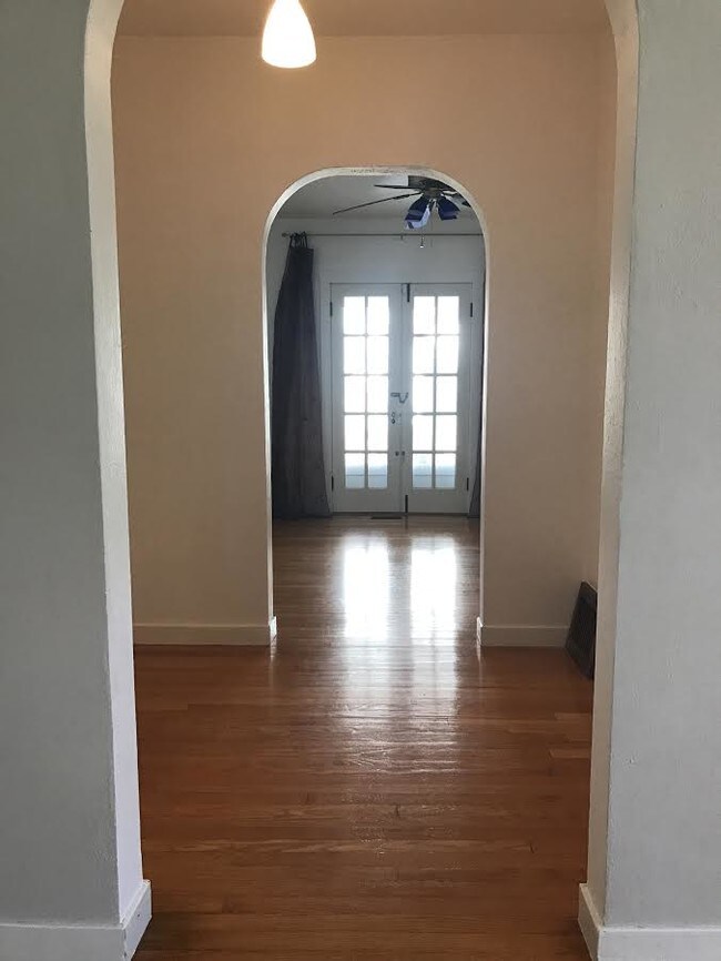 Foto del edificio - 407 N Clara Ave