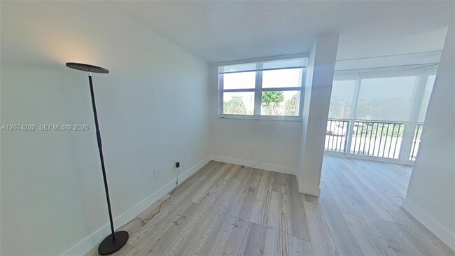 Foto del edificio - 9431 SW 4th St