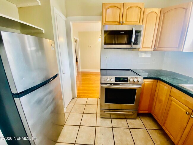 Foto del edificio - 2159 Riverside Ave