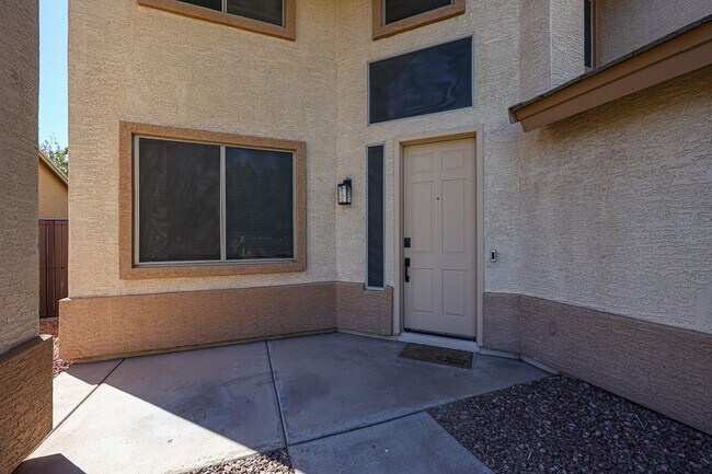 Foto del edificio - Majestic 5 BD/3BA/3 car garage home with P...