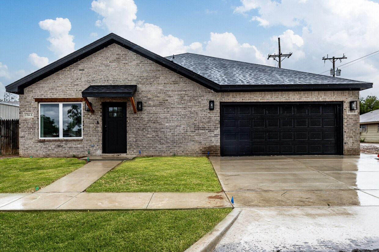 Foto principal - 1704 Elkhart Ave