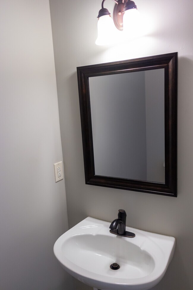 Foto del edificio - 2271 Dewey Dr