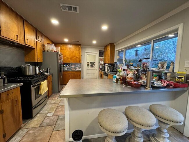 Building Photo - 5238 Beechnut St