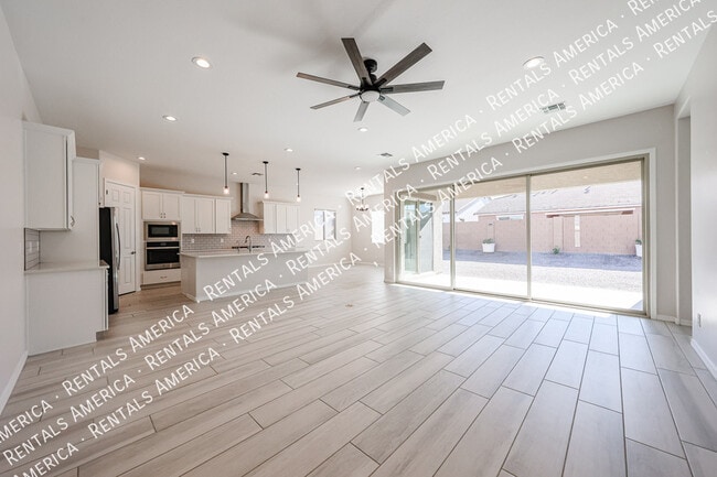 Building Photo - 4815 W Capistrano Ave