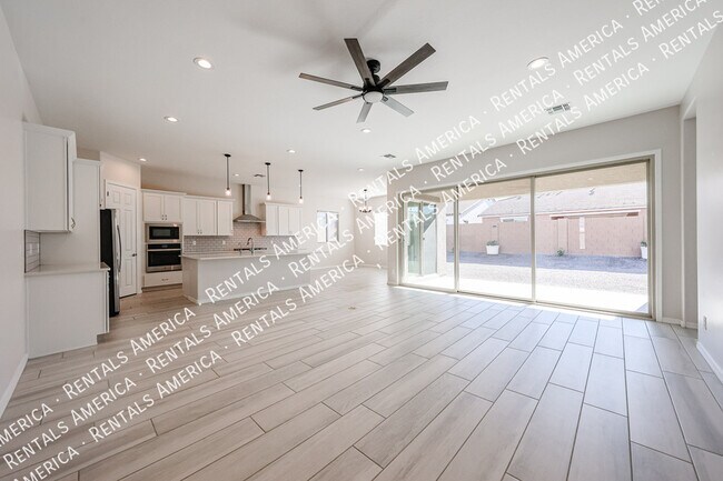 Foto del edificio - 4815 W Capistrano Ave