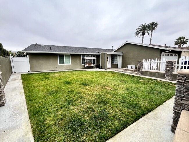Building Photo - BEAUTIFUL 4 BEDROOM 3 BATH HOME
