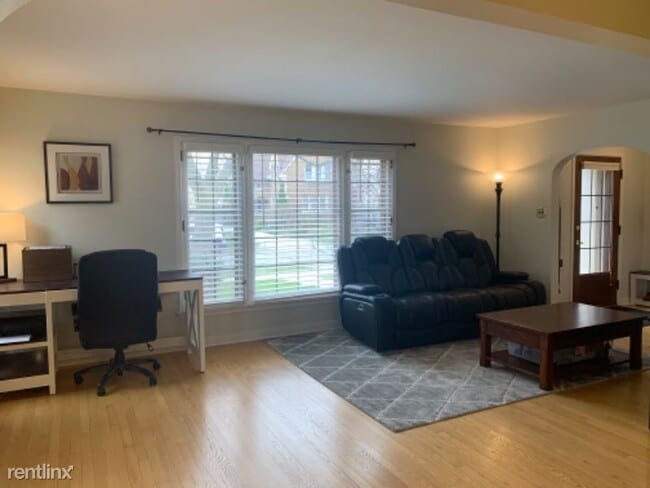 Building Photo - 2 br, 1 bath Apartment - 2116 N. 86th St