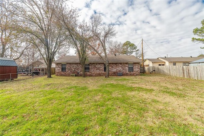 Foto del edificio - 2 Bedroom 2 bath duplex in East Fayetteville