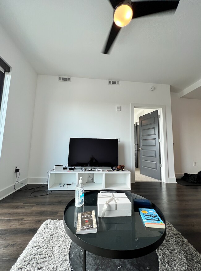 2021 LG 4K TV + TV Stand - 1812 Peachtree St NW