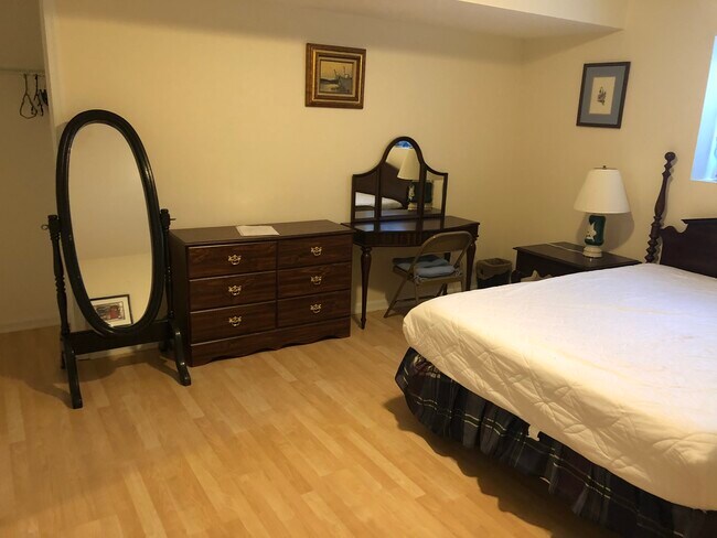 Building Photo - 21000 Scottsbury Dr