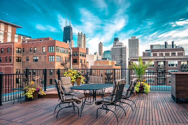 Foto del edificio - 1339 N Dearborn Pkwy