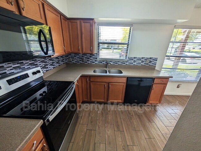 Foto del edificio - 3441 Oak Trail Ct