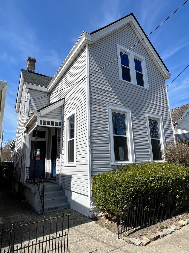 Primary Photo - 1535 St Clair St