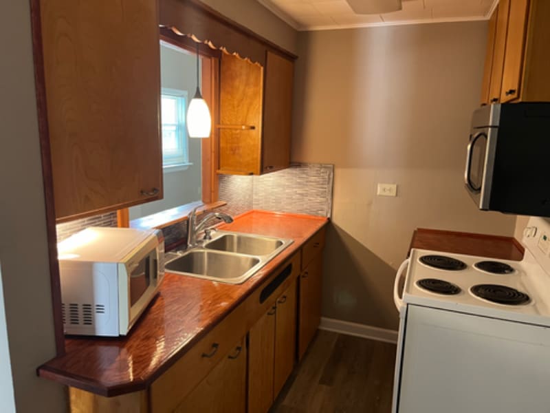 347 W State St Unit 3, Sharon, PA 16146 Room for Rent in Sharon, PA