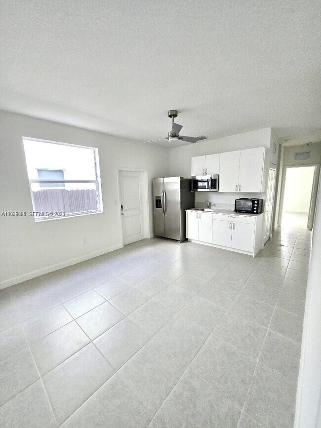 Foto del edificio - 14894 SW 163rd St